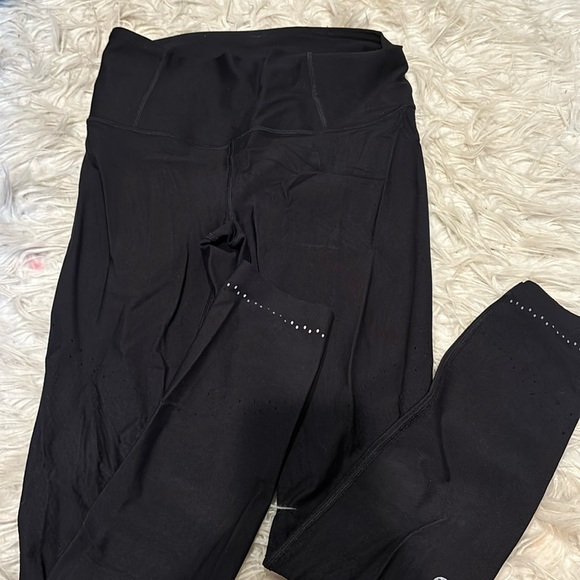 Lululemon Zoned In black leggings - Picture 2 of 8